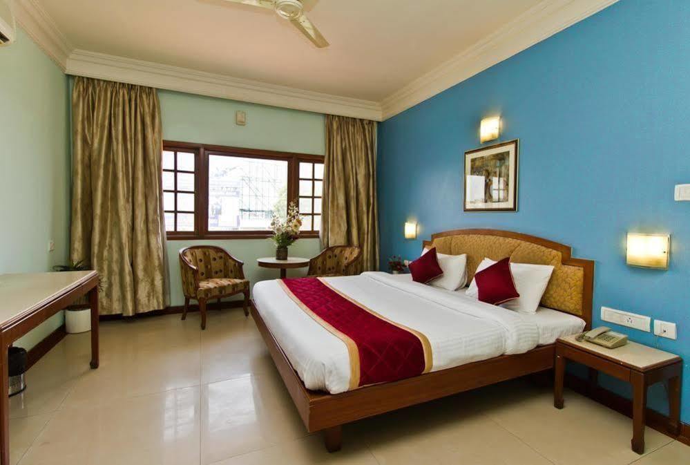 Oyo 579 Hotel Aab Bangalore Exteriör bild
