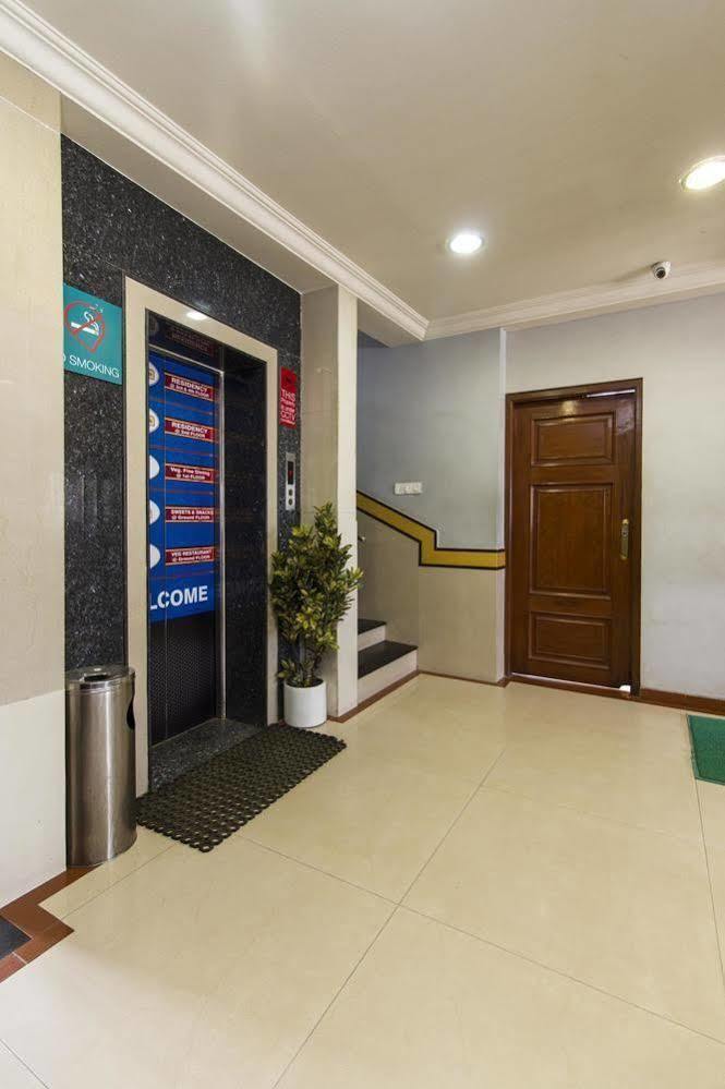 Oyo 579 Hotel Aab Bangalore Exteriör bild