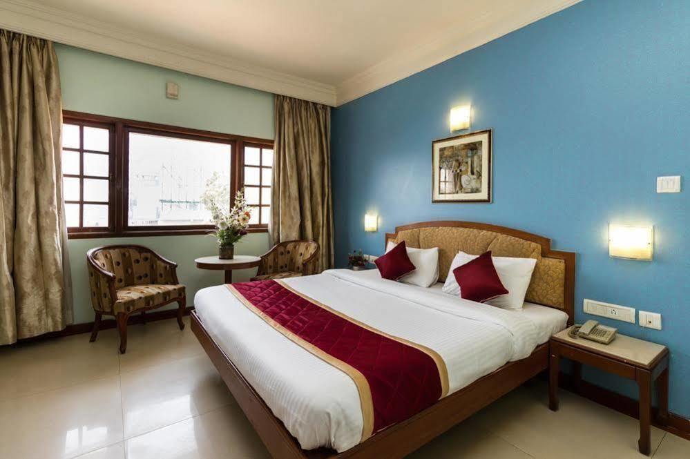 Oyo 579 Hotel Aab Bangalore Exteriör bild