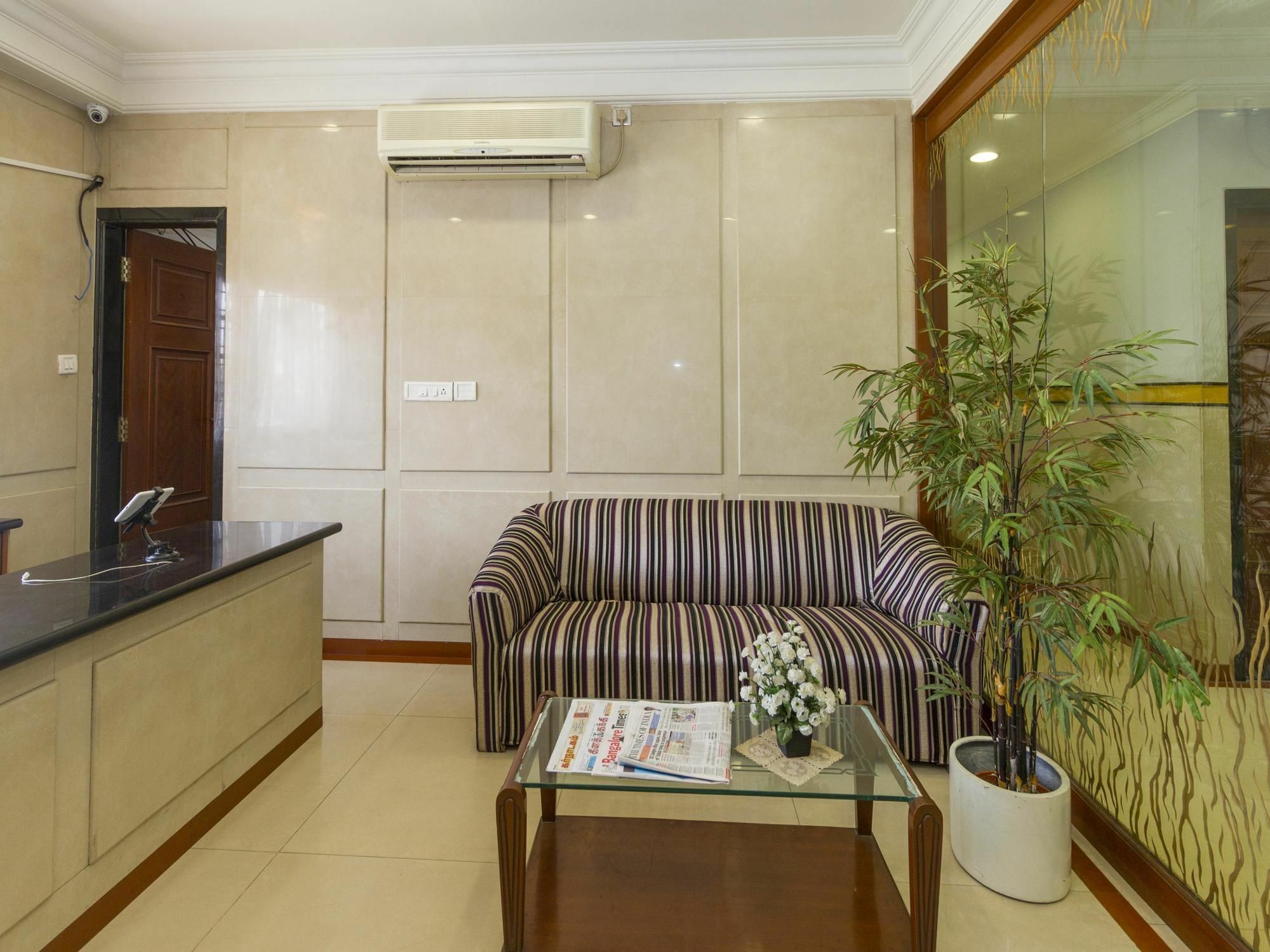 Oyo 579 Hotel Aab Bangalore Exteriör bild